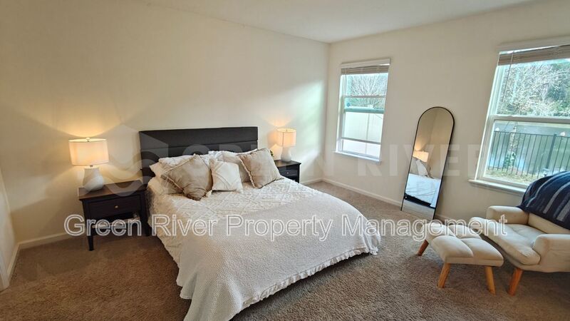 Where Comfort Meets Convenience – Spacious 3/2 with Pond View property image