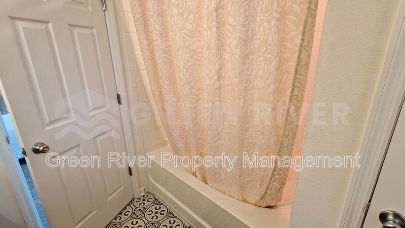 Where Comfort Meets Convenience – Spacious 3/2 with Pond View property image