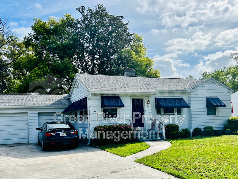 Charming 2 bedroom, 2 bathrroom, Bungalow with Modern Upgrades in Fishweir District! property image