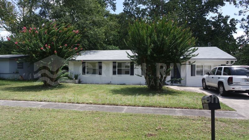 Great Value! 3BR Home with Bonus Living Space & Screened Porch!! property image