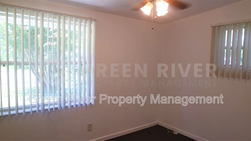 Great Value! 3BR Home with Bonus Living Space & Screened Porch!! property image