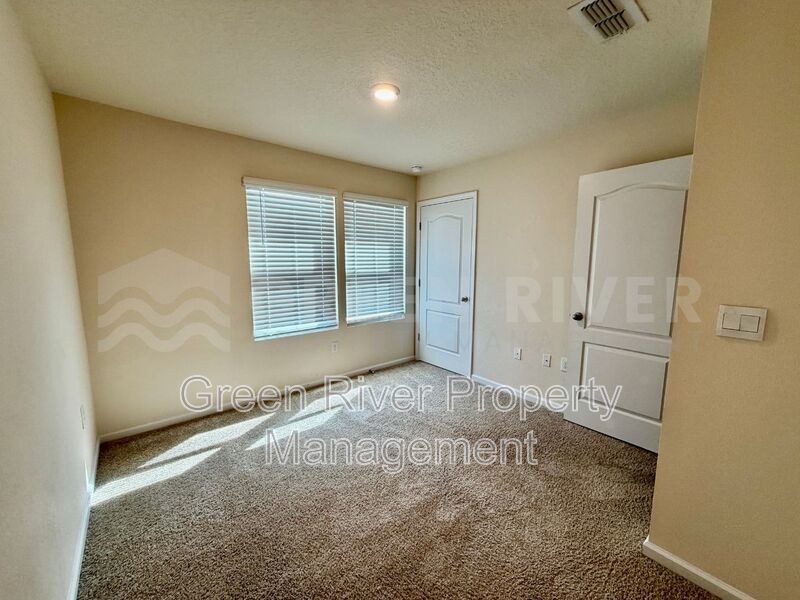 Chic & Comfortable Townhome Living in a Peaceful Community!! property image