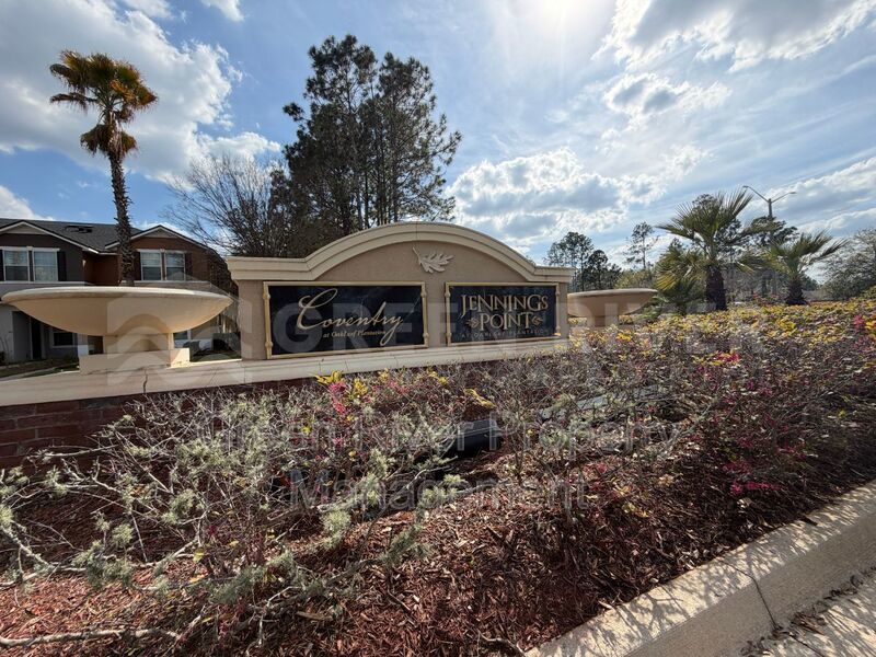 Chic & Comfortable Townhome Living in a Peaceful Community!! property image