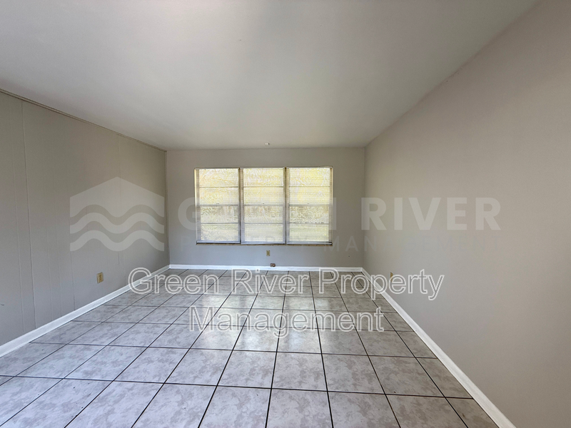 Freshly 3 bedroom, 1.5 bath Updated Westside Charmer  - New Carpet, Fresh Paint & Big Fenced Backyard property image