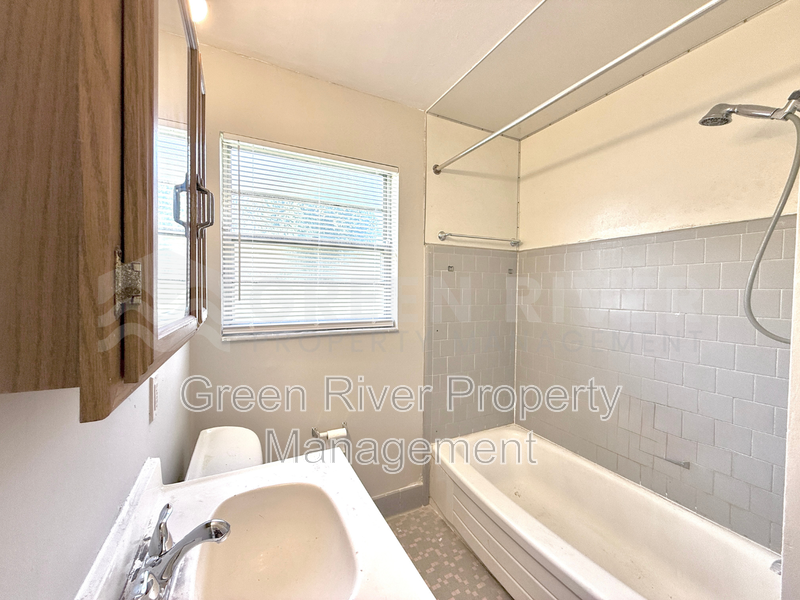 Freshly 3 bedroom, 1.5 bath Updated Westside Charmer  - New Carpet, Fresh Paint & Big Fenced Backyard property image