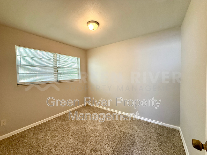 Freshly 3 bedroom, 1.5 bath Updated Westside Charmer  - New Carpet, Fresh Paint & Big Fenced Backyard property image