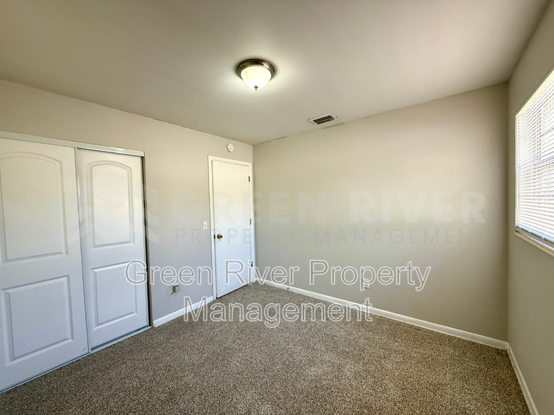 Freshly 3 bedroom, 1.5 bath Updated Westside Charmer  - New Carpet, Fresh Paint & Big Fenced Backyard property image