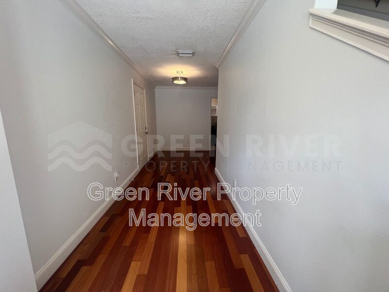 Amazing 4 bedroom home with St Johns River Views Available Now! property image