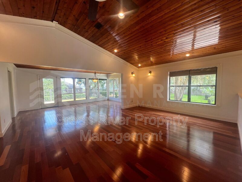 Amazing 4 bedroom home with St Johns River Views Available Now! property image