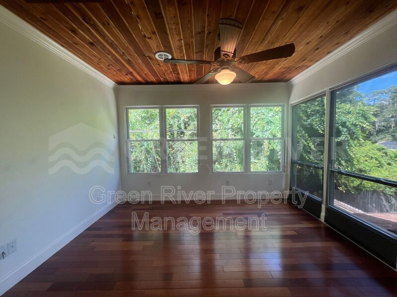 Amazing 4 bedroom home with St Johns River Views Available Now! property image