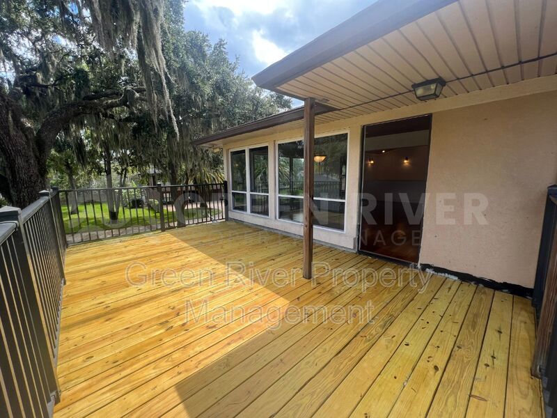 Amazing 4 bedroom home with St Johns River Views Available Now! property image