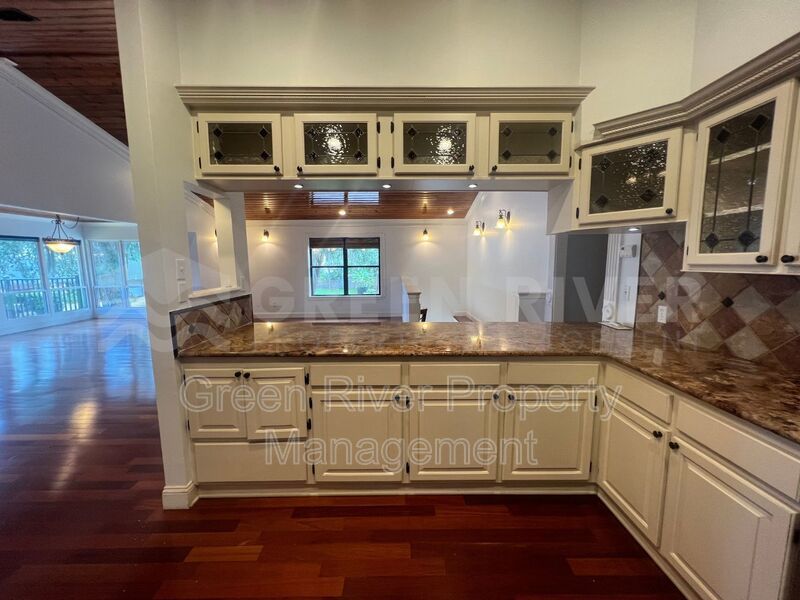 Amazing 4 bedroom home with St Johns River Views Available Now! property image