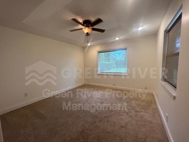 Amazing 4 bedroom home with St Johns River Views Available Now! property image