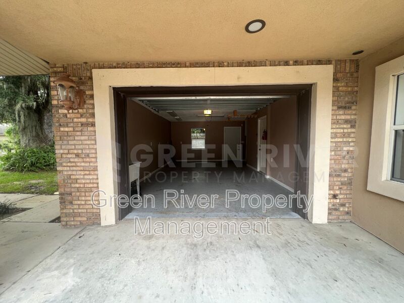 Amazing 4 bedroom home with St Johns River Views Available Now! property image