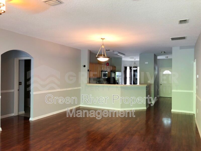 Fantastic 2/2 townhome in desirable Greenland Chase! property image