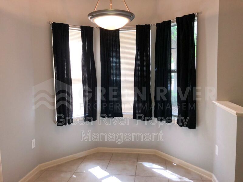 Fantastic 2/2 townhome in desirable Greenland Chase! property image