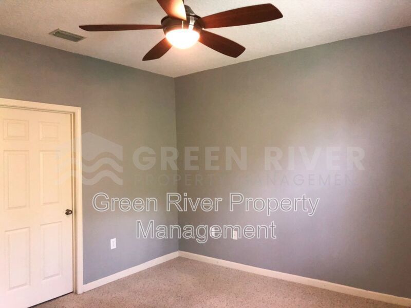 Fantastic 2/2 townhome in desirable Greenland Chase! property image