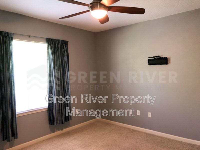 Fantastic 2/2 townhome in desirable Greenland Chase! property image