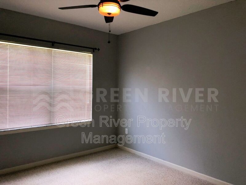 Fantastic 2/2 townhome in desirable Greenland Chase! property image