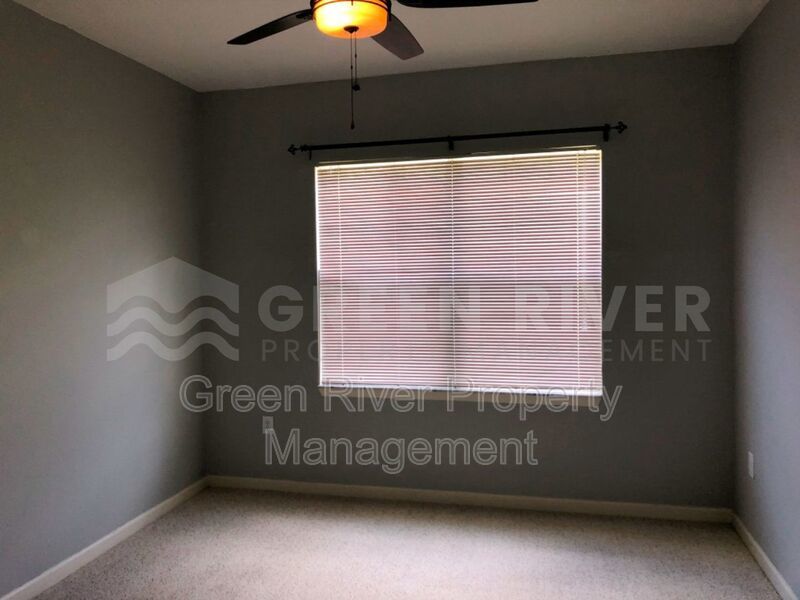 Fantastic 2/2 townhome in desirable Greenland Chase! property image