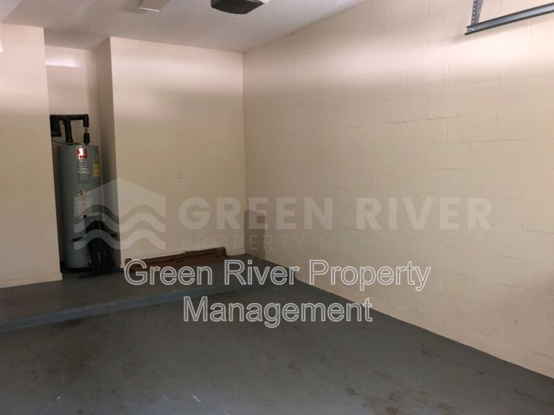 Fantastic 2/2 townhome in desirable Greenland Chase! property image