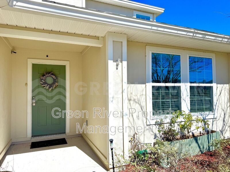 Room to Live, Space to Thrive! Stunning 6BR Home with Solar, Upgrades & Screened Lanai in Macclenny!! property image