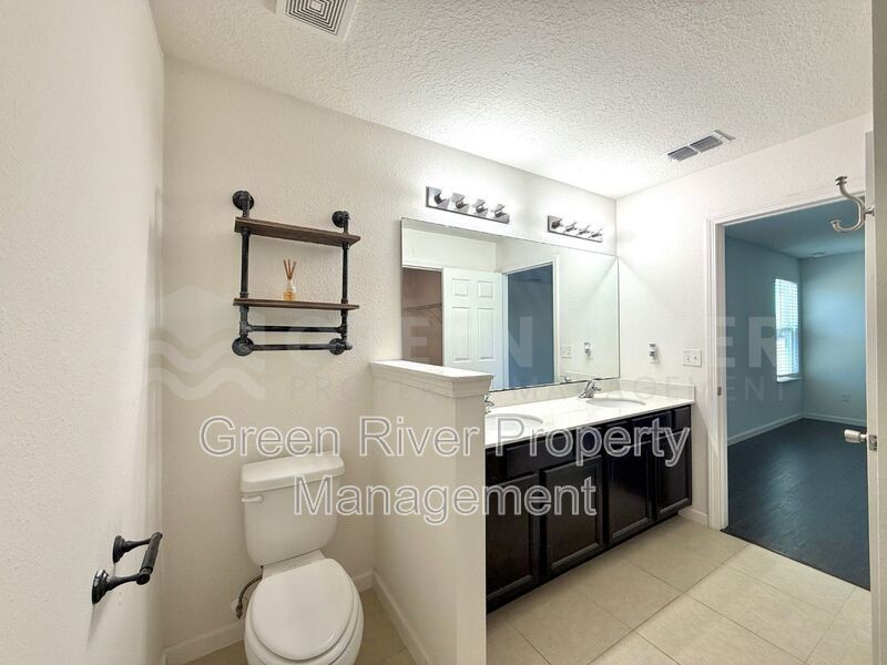 Room to Live, Space to Thrive! Stunning 6BR Home with Solar, Upgrades & Screened Lanai in Macclenny!! property image