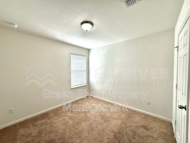 Room to Live, Space to Thrive! Stunning 6BR Home with Solar, Upgrades & Screened Lanai in Macclenny!! property image