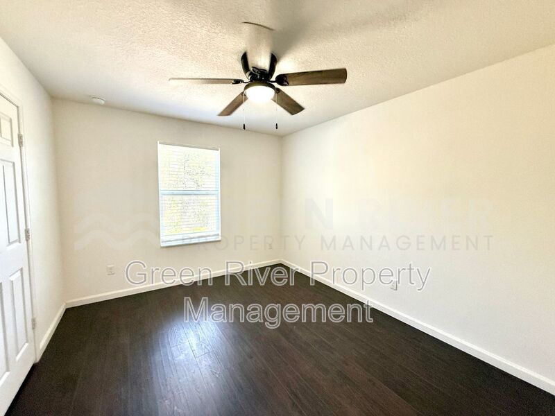 Room to Live, Space to Thrive! Stunning 6BR Home with Solar, Upgrades & Screened Lanai in Macclenny!! property image