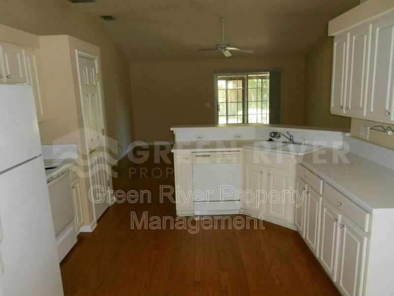 Fleming Island 3 bedroom, 2 bath Beauty with Space to Breathe!! property image