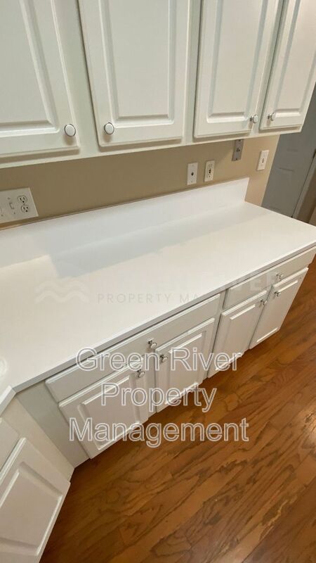 Fleming Island 3 bedroom, 2 bath Beauty with Space to Breathe!! property image