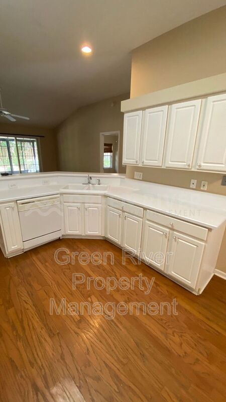 Fleming Island 3 bedroom, 2 bath Beauty with Space to Breathe!! property image