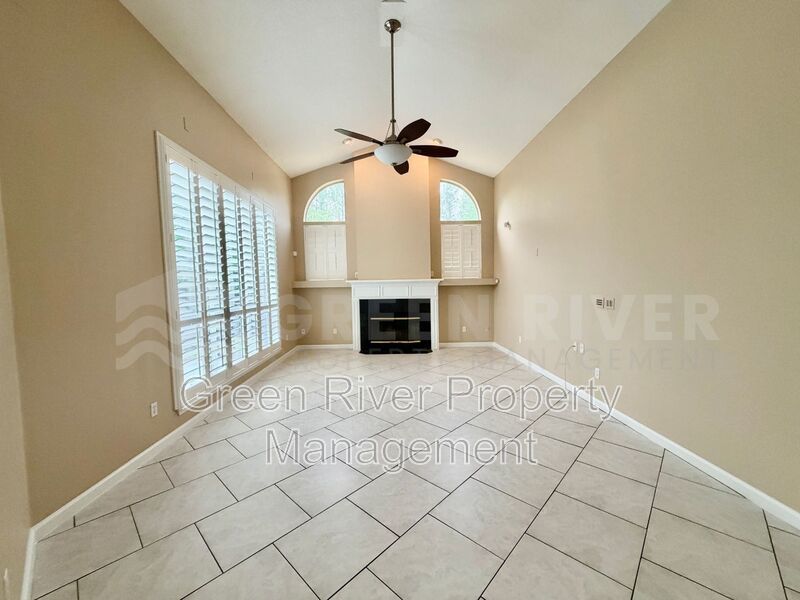 Luxury Living in The Oaks at Oakleaf – 4BR Retreat & Resort-Style Amenities property image