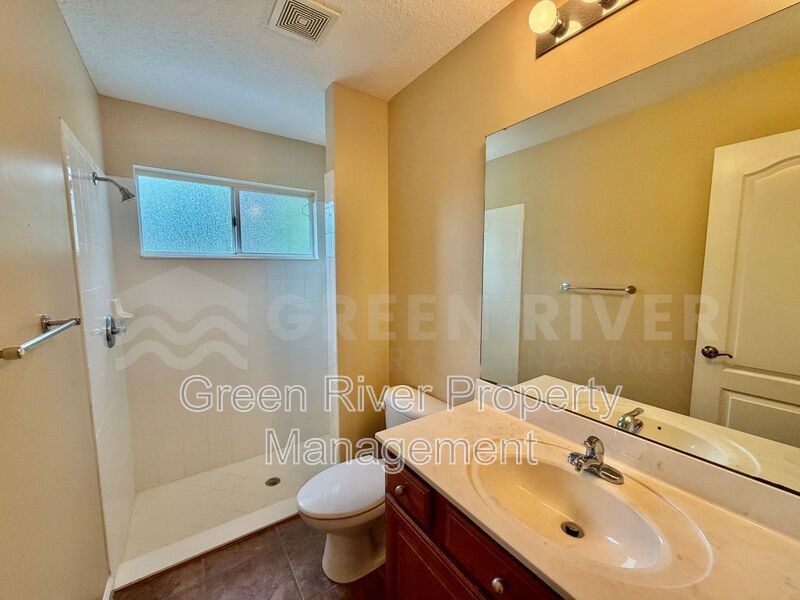 Luxury Living in The Oaks at Oakleaf – 4BR Retreat & Resort-Style Amenities property image