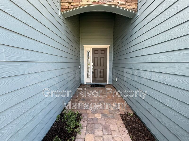 Spacious 4-Bed, 2-Bath Home with 3-Car Garage in Granary Park – Resort-Style Amenities! property image