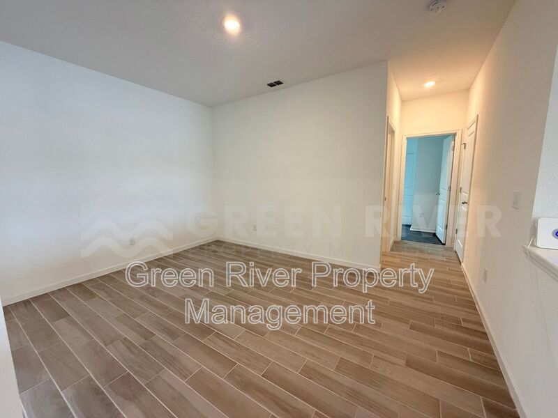Spacious 4-Bed, 2-Bath Home with 3-Car Garage in Granary Park – Resort-Style Amenities! property image
