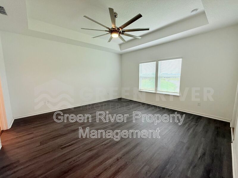 Spacious 4-Bed, 2-Bath Home with 3-Car Garage in Granary Park – Resort-Style Amenities! property image