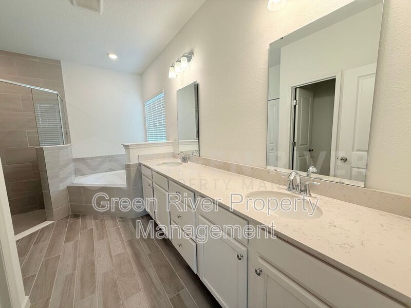 Spacious 4-Bed, 2-Bath Home with 3-Car Garage in Granary Park – Resort-Style Amenities! property image