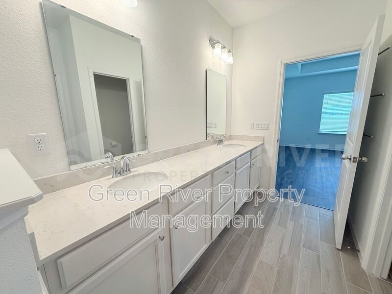 Spacious 4-Bed, 2-Bath Home with 3-Car Garage in Granary Park – Resort-Style Amenities! property image