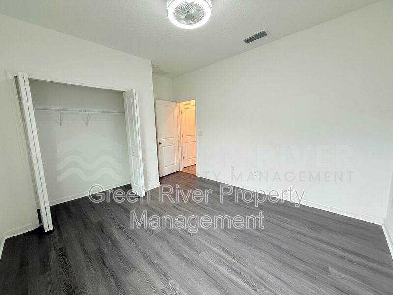 Spacious 4-Bed, 2-Bath Home with 3-Car Garage in Granary Park – Resort-Style Amenities! property image