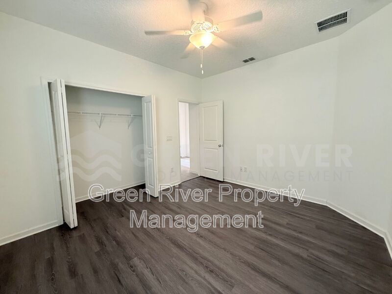 Spacious 4-Bed, 2-Bath Home with 3-Car Garage in Granary Park – Resort-Style Amenities! property image