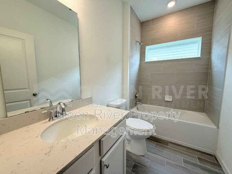 Spacious 4-Bed, 2-Bath Home with 3-Car Garage in Granary Park – Resort-Style Amenities! property image