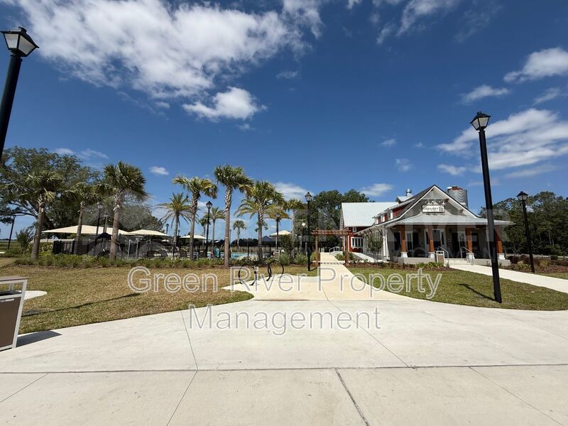 Spacious 4-Bed, 2-Bath Home with 3-Car Garage in Granary Park – Resort-Style Amenities! property image
