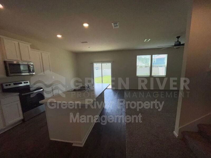 Your Green Cove Getaway in Willow Springs: 5 Beds, 3 Baths & So Much More! property image