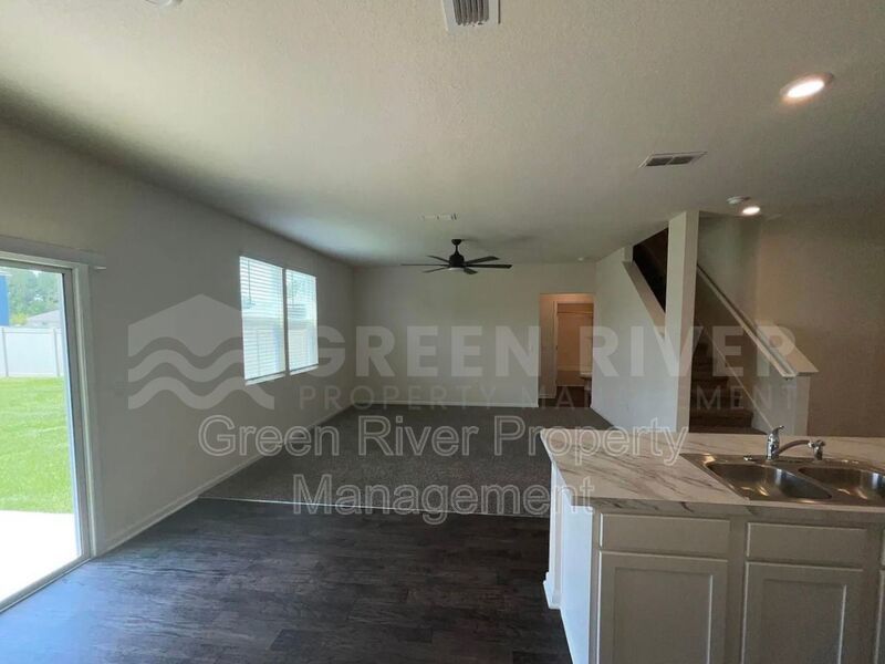 Your Green Cove Getaway in Willow Springs: 5 Beds, 3 Baths & So Much More! property image