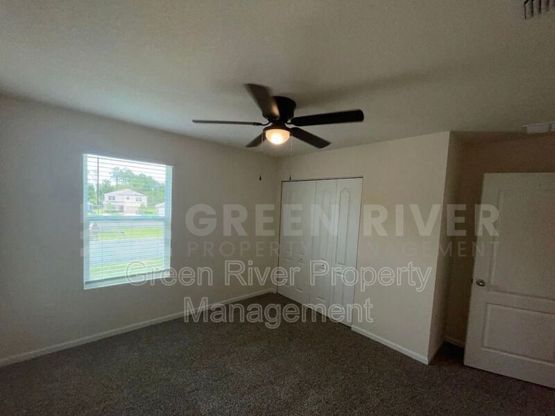 Your Green Cove Getaway in Willow Springs: 5 Beds, 3 Baths & So Much More! property image