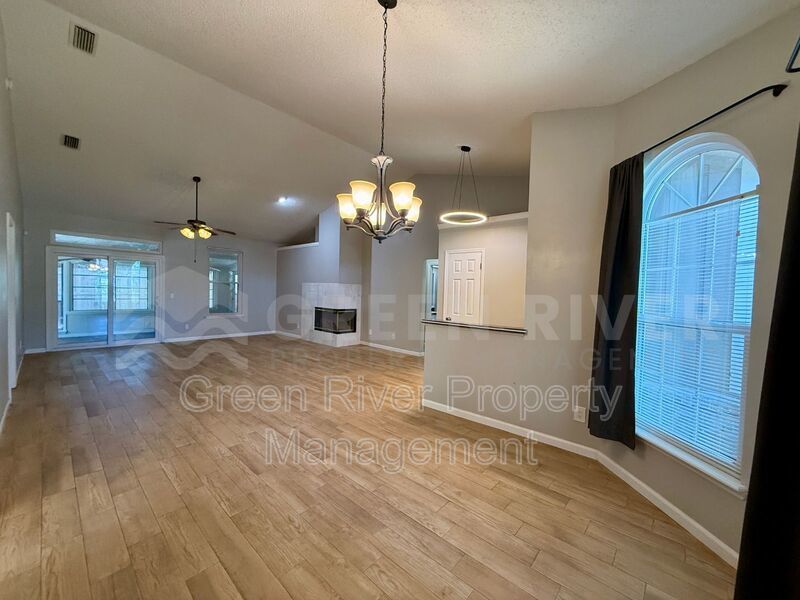 Vaulted Ceilings, Modern Finishes & Pet-Friendly Living – Your Perfect Collins Ridge Retreat Awaits! property image