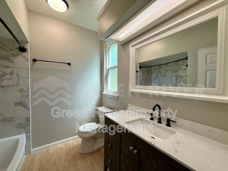 Vaulted Ceilings, Modern Finishes & Pet-Friendly Living – Your Perfect Collins Ridge Retreat Awaits! property image
