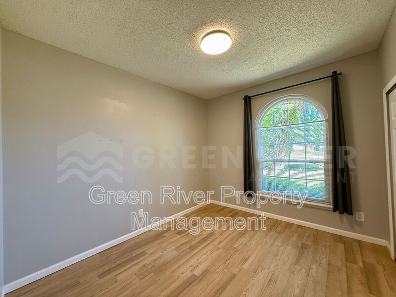 Vaulted Ceilings, Modern Finishes & Pet-Friendly Living – Your Perfect Collins Ridge Retreat Awaits! property image