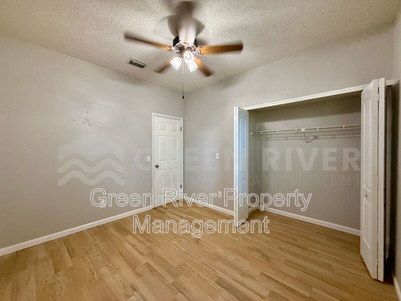Vaulted Ceilings, Modern Finishes & Pet-Friendly Living – Your Perfect Collins Ridge Retreat Awaits! property image